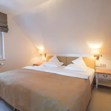 Geldernhaus Garni Hotell 3*