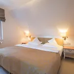 Geldernhaus Garni Hotel 3*